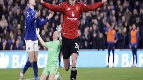 库库雷利亚虽进球后略显松散，球队却稳坐四强宝座